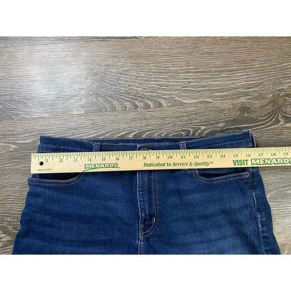 Calvin Klein Repreve Women High Rise Jean‎ Shorts Size 12 Blue Denim - Picture 2 of 11